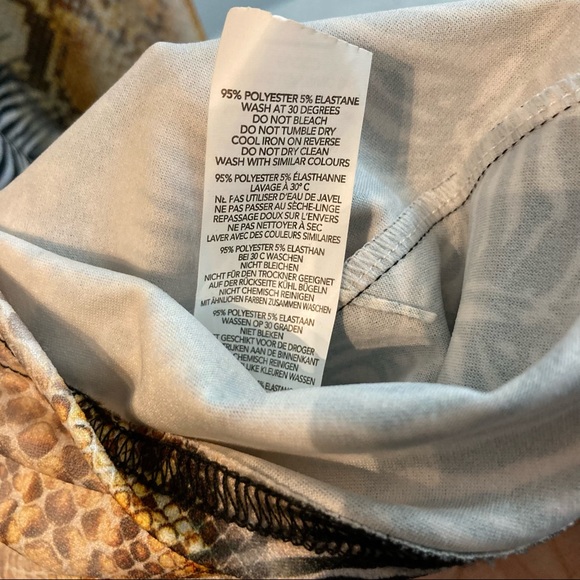 👗Boohoo mixed animal print front knot skater dress 👗 - Picture 4 of 6